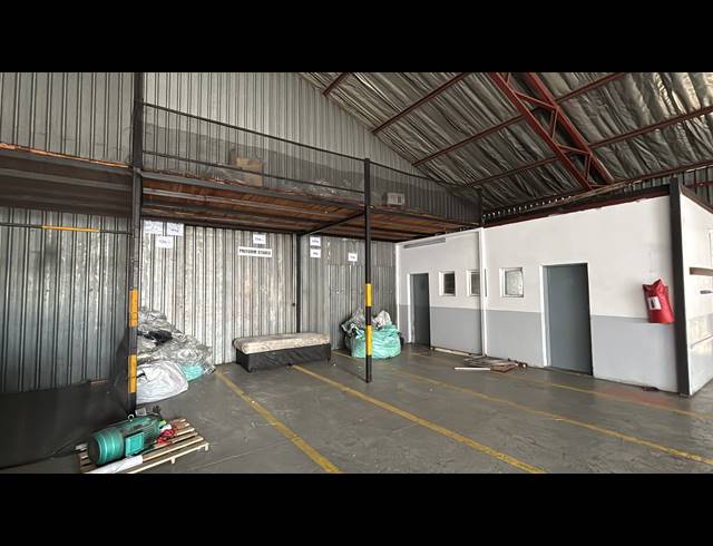 450M² WAREHOUSE TO LET IN JET PARK